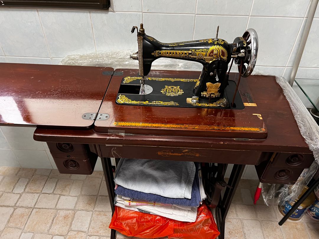 (USED) Vintage Butterfly sewing machine, Hobbies & Toys, Memorabilia & Collectibles, Vintage