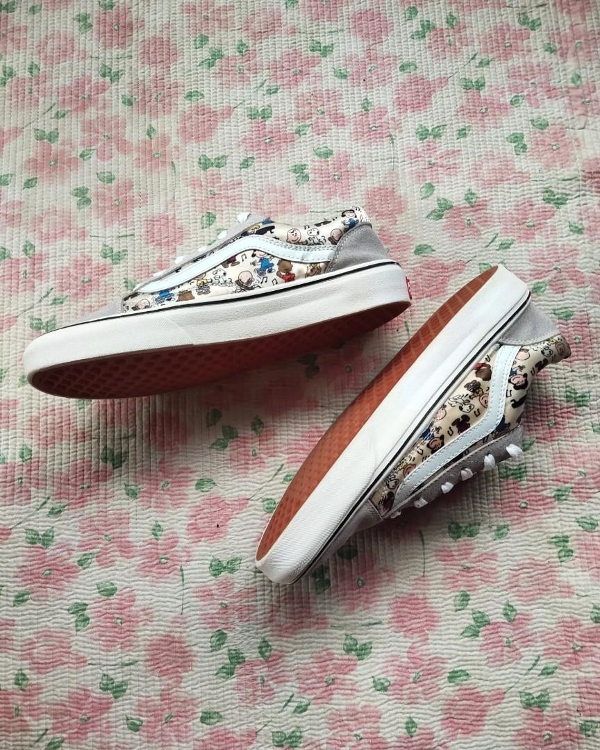 vans old skool peanuts snoopy