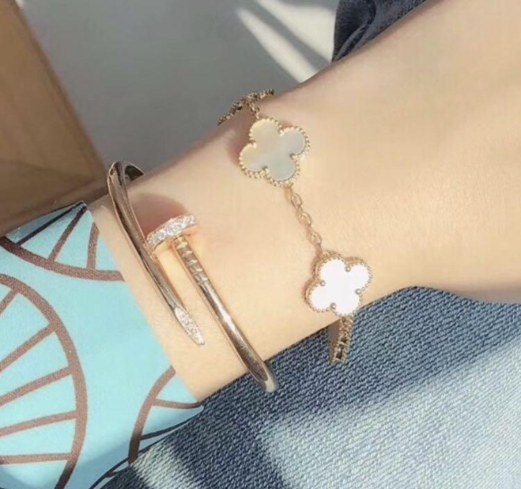 Louis Vuitton mother of pearl blossom bracelet 18k plated preorder, Women's  Fashion, Jewelry & Organizers, Bracelets on Carousell