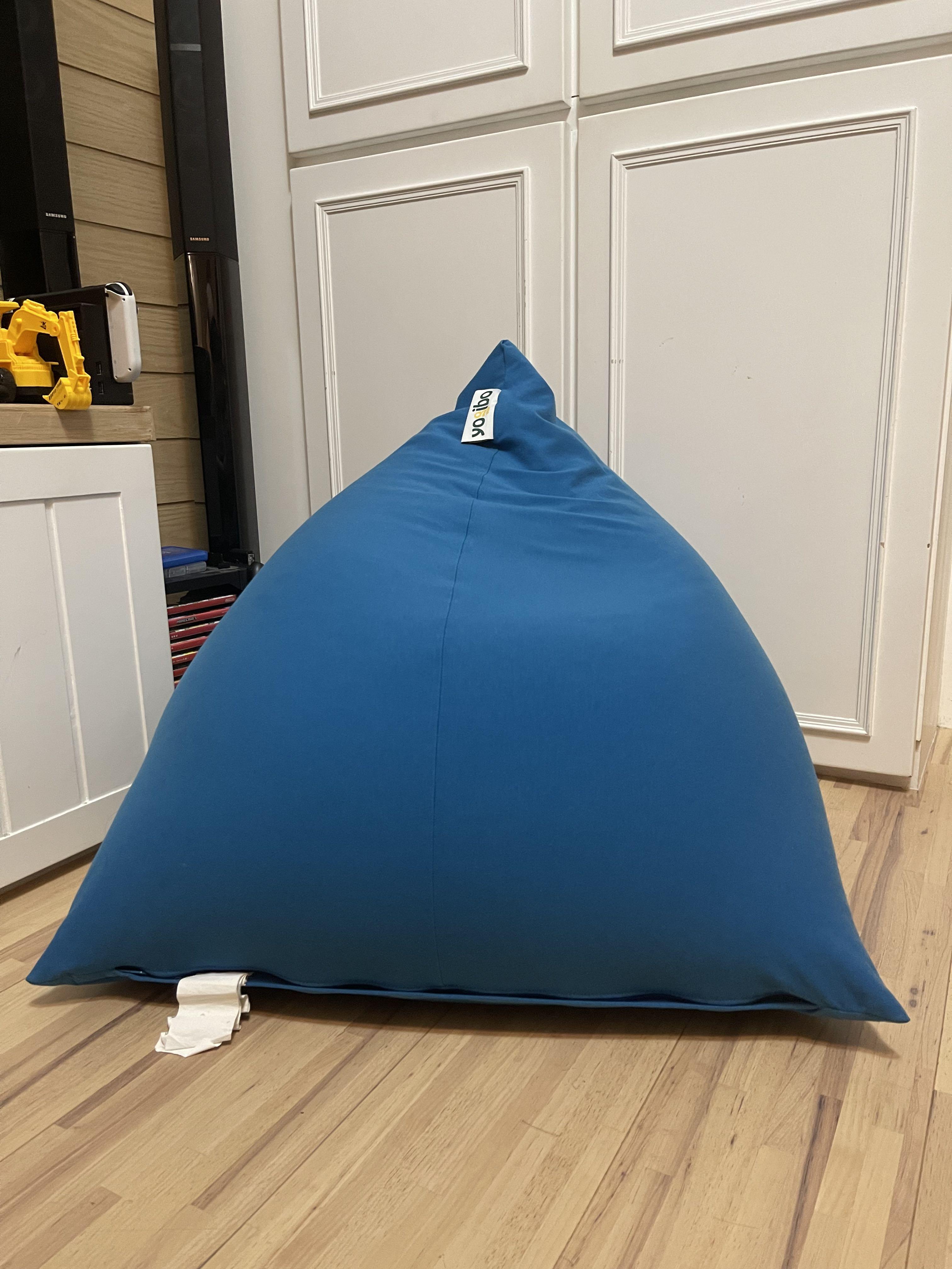 Yogibo Pyramid 室內金字塔沙發 懶骨頭 土耳其藍, 家具及居家用品, 家具, 沙發在旋轉拍賣