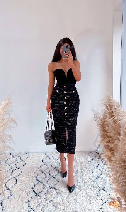 Zara Buttoned pencil skirt, Fesyen Wanita, Pakaian Wanita, Bawahan di  Carousell