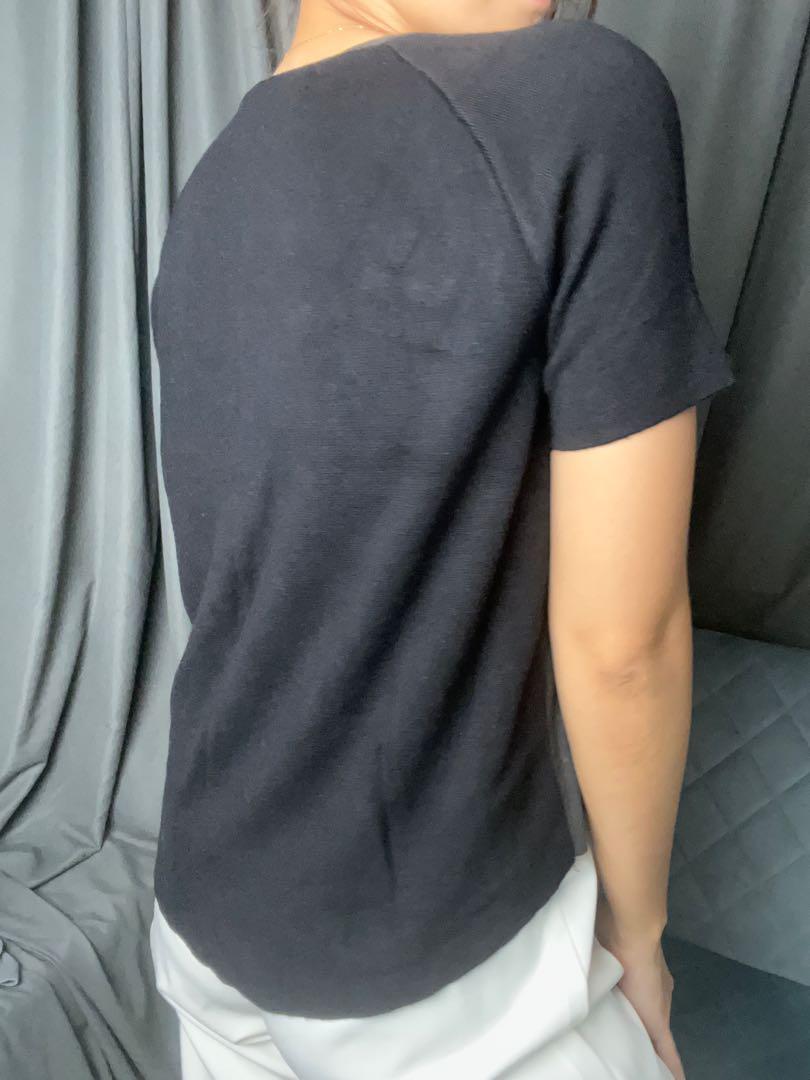 Zara Knit Blouse Top Shirt (Category: Blouses) located in Mandaluyong City. Submitted by addminroom (Listing ID 1165541724, Image 3). Description: Zara Knit top Combo fabric Used once.