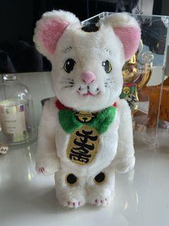 特價 中古品 白色 毛毛 招財貓 bearbrick 400% 千萬両
