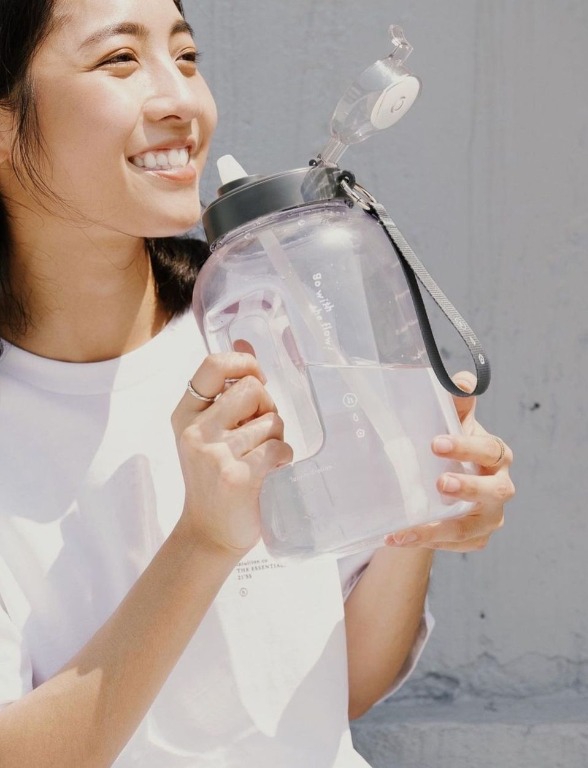 全新 台灣設計品牌 Intuition Lab. 2.5L 大容量水壺 灰, 家具及居家用品, 廚具和餐具, 食物整理及儲存在旋轉拍賣