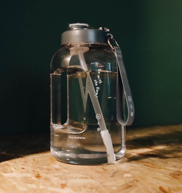 全新 台灣設計品牌 Intuition Lab. 2.5L 大容量水壺 灰, 家具及居家用品, 廚具和餐具, 食物整理及儲存在旋轉拍賣