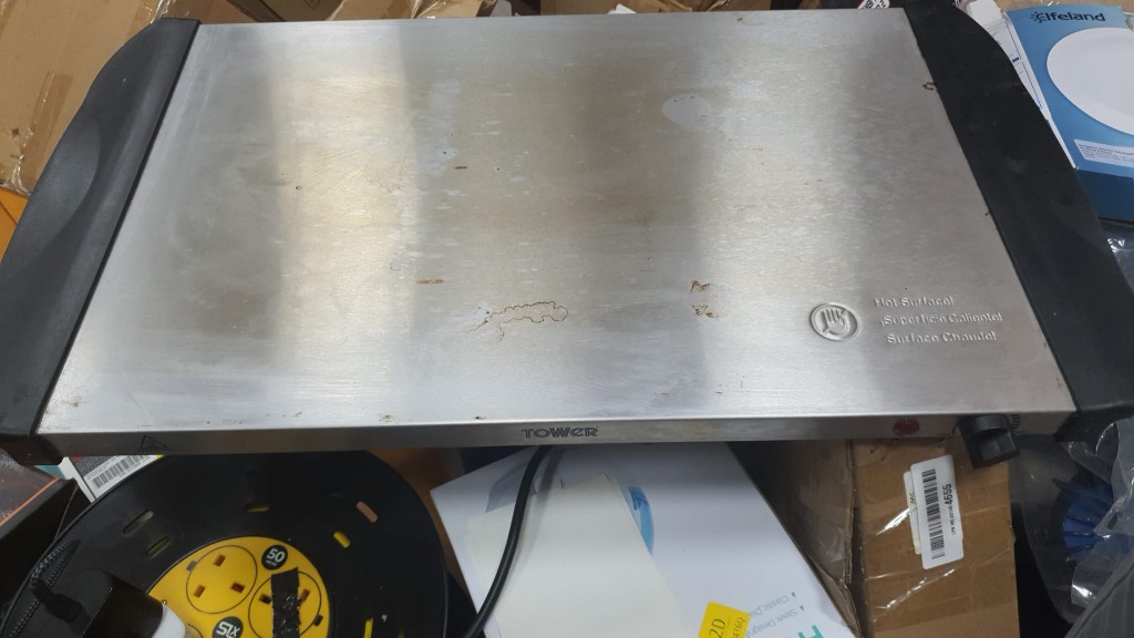 ( B8 ) Tower Four Buffet Server and Plate Warmer with 2 x 2.4 and 2 x 1