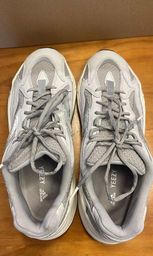 Adidas yeezy on sale 700 v2 fake