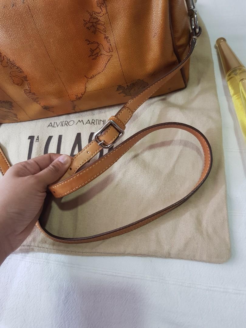 Alviero Martini Authentic doctors bag with sling (Category: Luxury Bags & Wallets) located in Meycauayan. Submitted by sweet.cherry.ph (Listing ID 1169887195, Image 3). Description: Good condition no flaws leather with sling with dust bag alviero martini also width: 11 inches length: 6.6 inches ORIGINAL PRICE 4K #SLINGBAG #LEATHERBAG #AUTHENTICBAG #BAG #DOCTORSBAG #ALVIERROMARTINI MOP PLS READ BELOW ⬇️⬇️⬇️⬇️⬇️⬇️⬇️⬇️⬇️.
