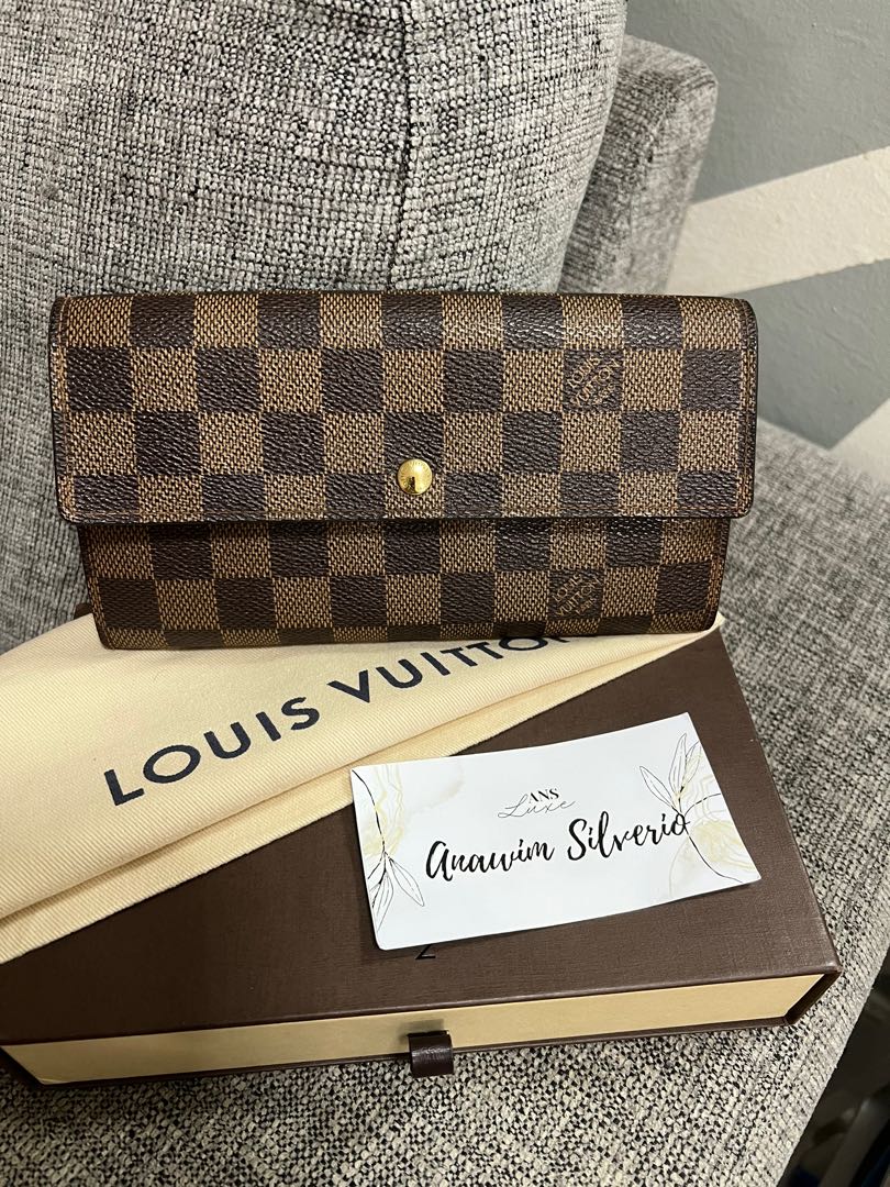 Chanel  Louis Vuitton  Sale n2639  Lot n62  Artcurial