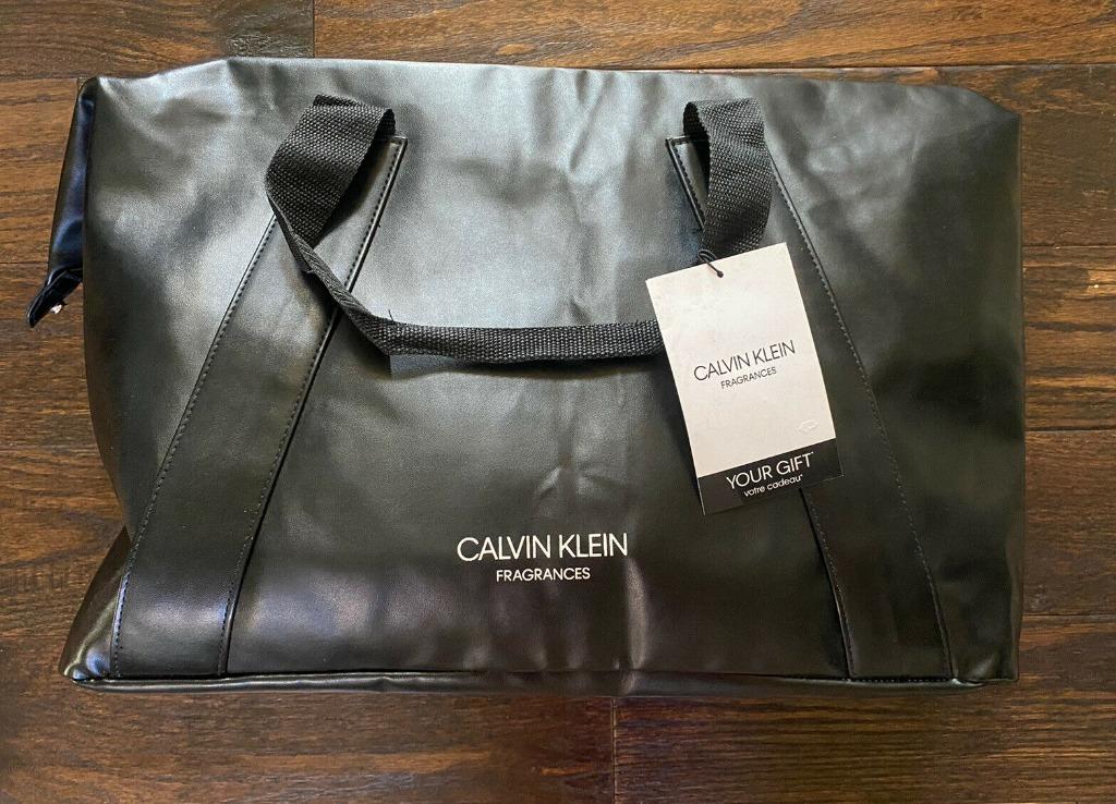 Calvin Klein Fragrances Travel Duffel Gym Bag, Women's Fashion, Bags &  Wallets, Beach Bags on Carousell