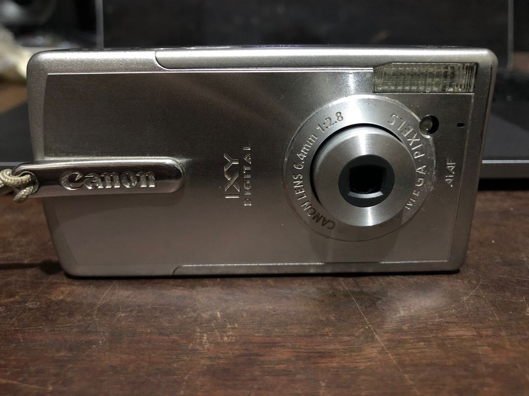 圧倒的高評価 IXY Canon 〓コンデジ〓CANON カメラ DIGITAL IXY 810