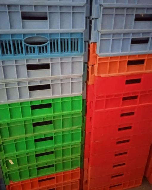 CRATE BOXES ASSORTED COLOR (Category: Storage Boxes & Baskets) located in Quezon City. Submitted by uno_store (Listing ID 1169821596, Image 2). Description: BREAD CRATE BOXES ASSORTED COLOR used but not abused available in different colors 20x18 inches P 450 PM for details and deliveries po 639669963543.