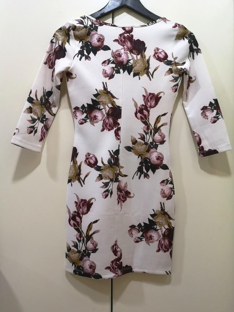FOREVER 21 - Floral Print Bodycon Dress in White, Women's Fashion, Muslimah  Fashion, Dresses on Carousell