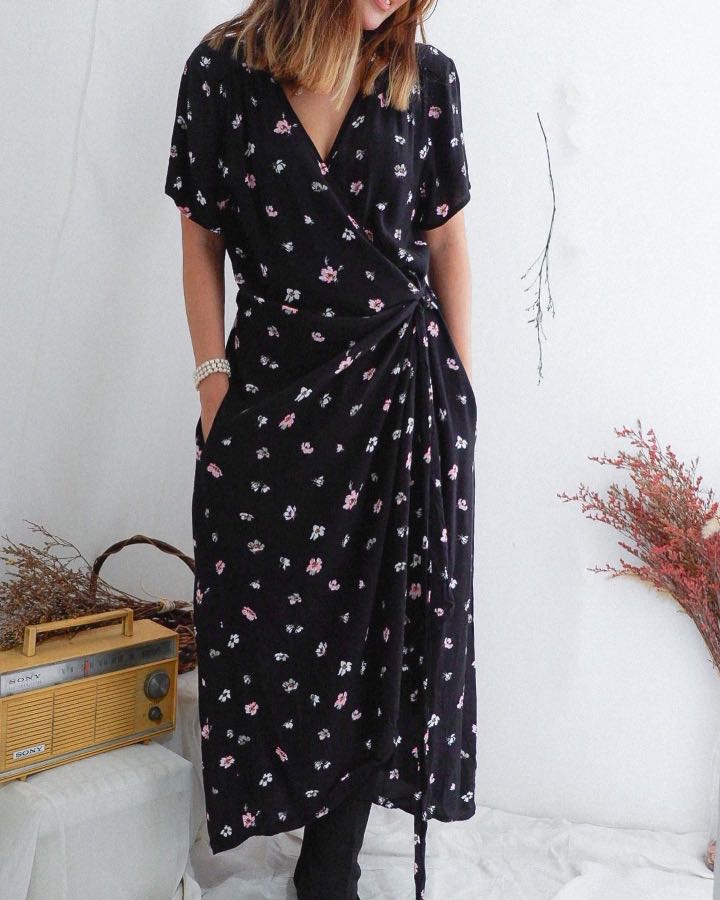 GAP floral wrap dress, Women's Fashion 