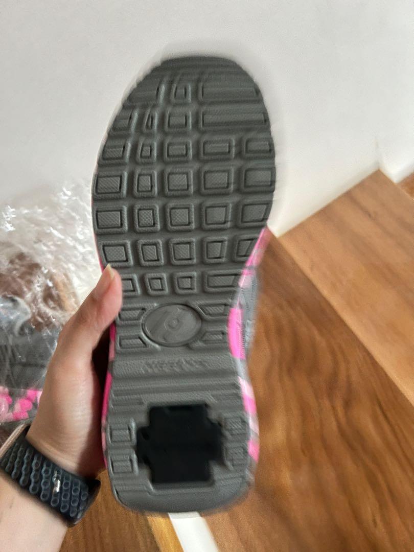 Heelys Shoes with wheels size 7 (Category: Sneakers) located in Quezon City. Submitted by aloiseee (Listing ID 1169930696, Image 2). Description: Shoes with detachable wheels Size 7.