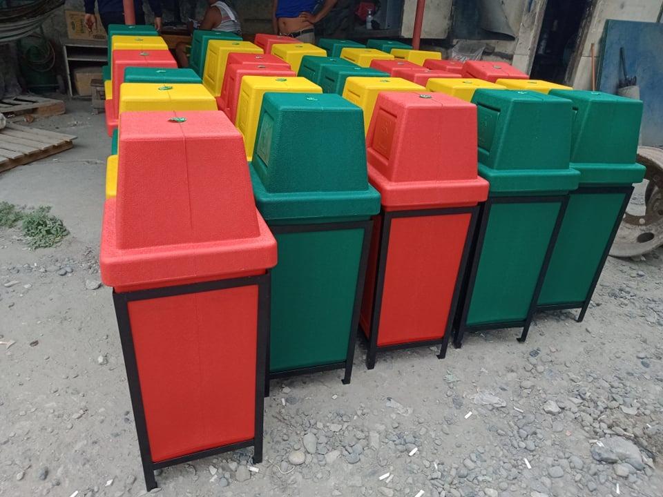 HOODED TRASH BIN, Furniture & Home Living, Cleaning & Homecare Supplies