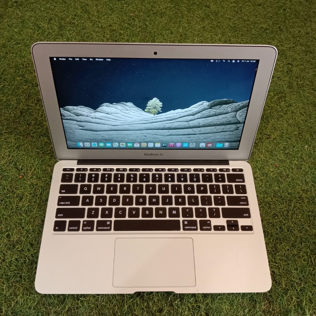 MacBook Air 2012 11 inch core i5 RAM 4 GB, Elektronik, Komputer