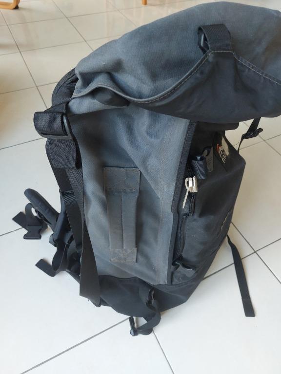 Macpac Zambesi Rucksac 60 litres. Made in New Zealand, Sports Equipment