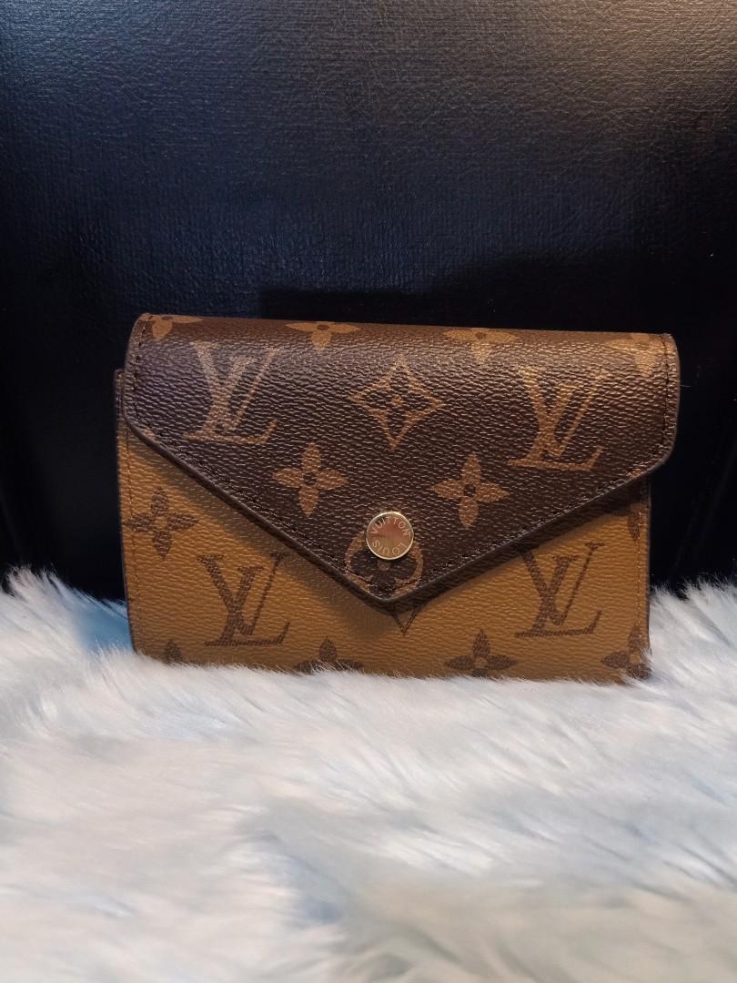 Preloved lv envelope reverse (Category: Luxury Bags & Wallets) located in Cebu City. Submitted by day.98 (Listing ID 1169950368, Image 2). Description: 🇯🇵from japan suplus 🇯🇵genuine leather 🇯🇵meduim size 🇯🇵no flaws 🇯🇵coded.