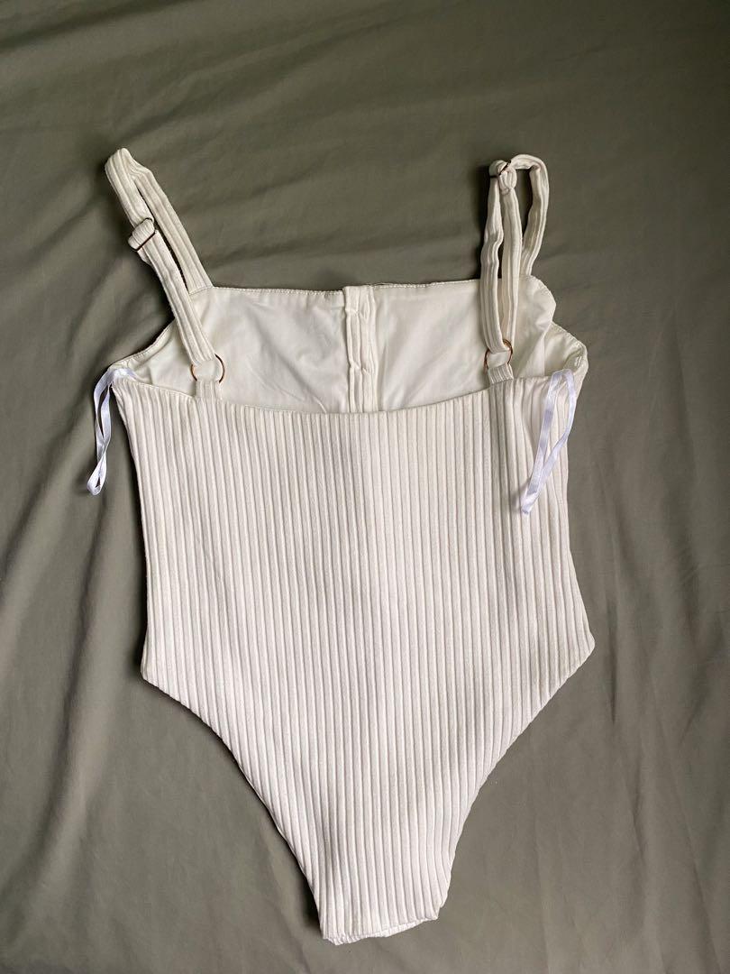 SABO SKIRT bodysuit (Category: Sleeveless) located in San Fernando. Submitted by ansh3 (Listing ID 1169926166, Image 3). Description: AUSTRALIAN TOP BRAND HQ FABRIC and double lining Can fit med- XL 📌 LAST PRICE POSTED 📌 NO WHEN WORN.
