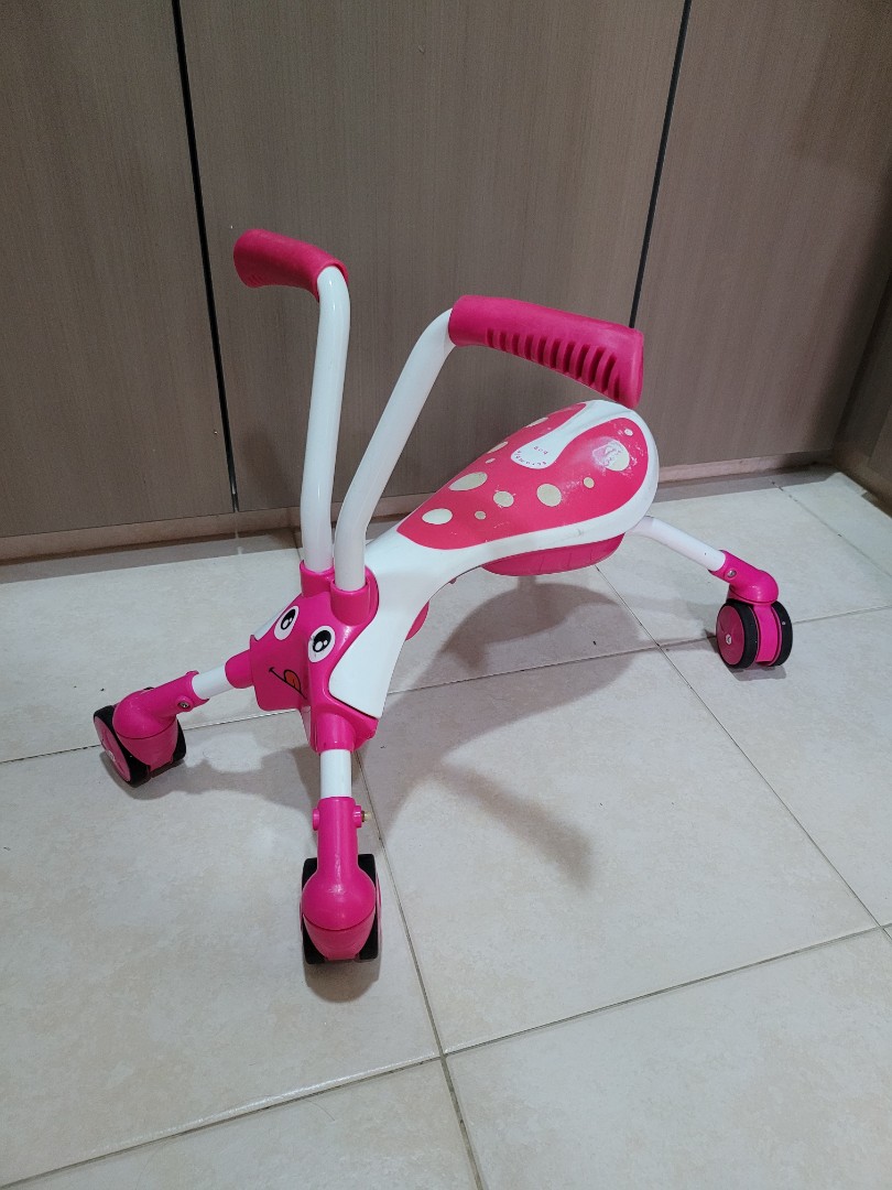 Scramble top bug pink