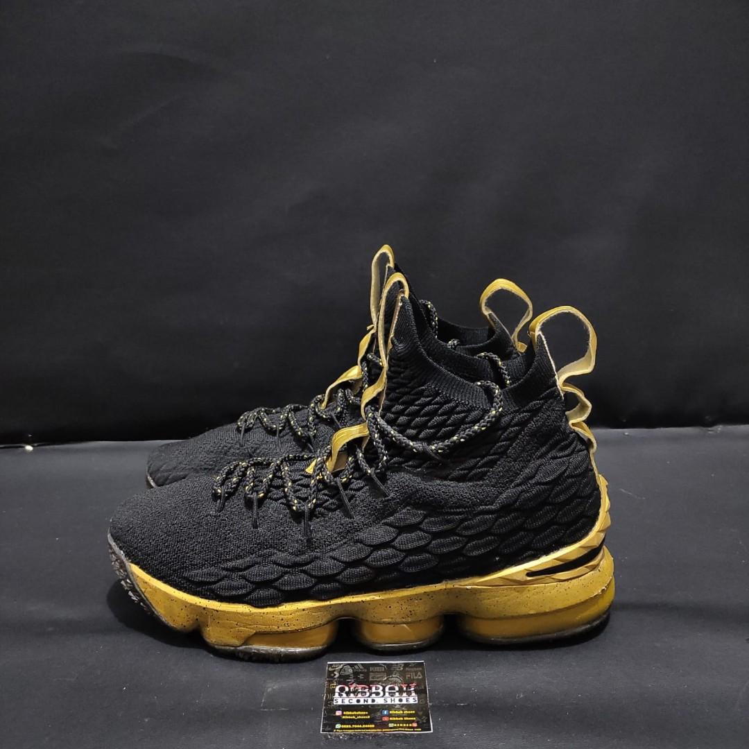 Sepatu top lebron 16