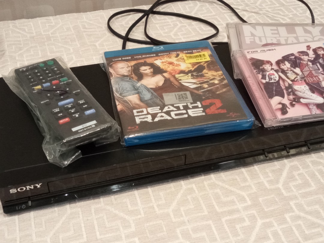 Sony BDPS380 Bluray / SACD / DVD / CD Player, TV & Home Appliances