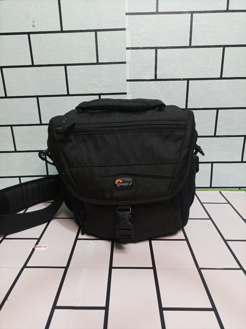 Tas Kamera lowepro nova 170 aw 