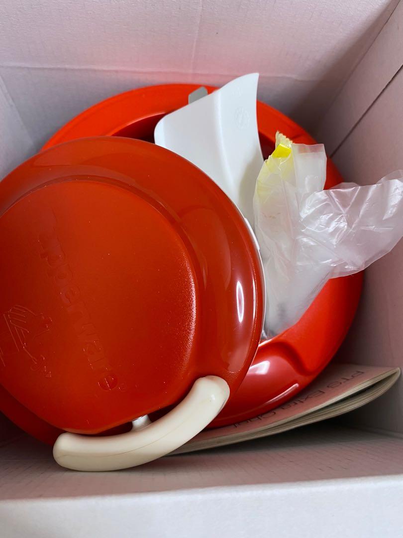 Tupperware Extra Chef (Category: Hand & Stand Mixers) located in Singapore. Submitted by elimcloset (Listing ID 1169965609, Image 3). Description: Simplify your preparation as the Tupperware Extra Chef blend, chop, mix and emulsify batters! All parts intact in box. **BRAND NEW- never been used-** - not for fussy buyer as box is not perfect for gifting. - manage your expectations with pricing of my item.