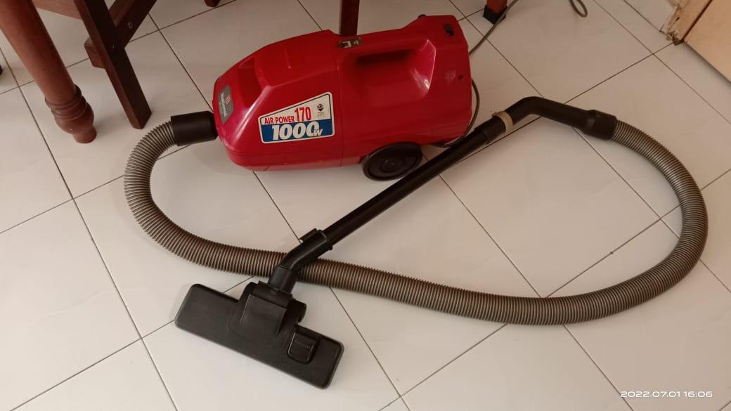 Vintage National mc3500 Vacuum, Hobbies & Toys, Collectibles