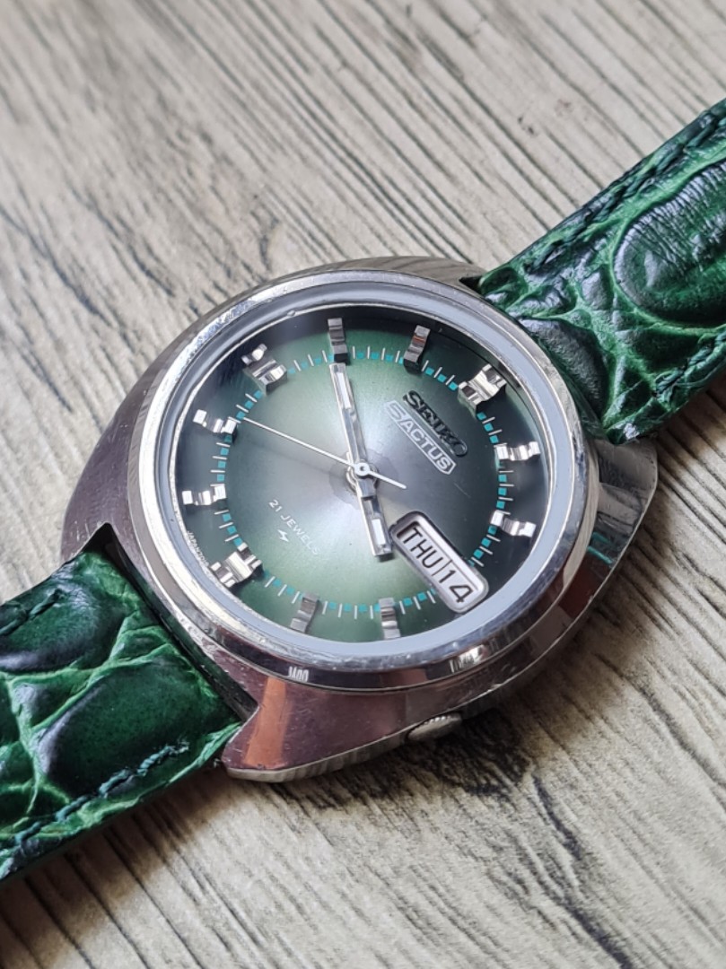 Seiko 5 automatic 1975 hotsell