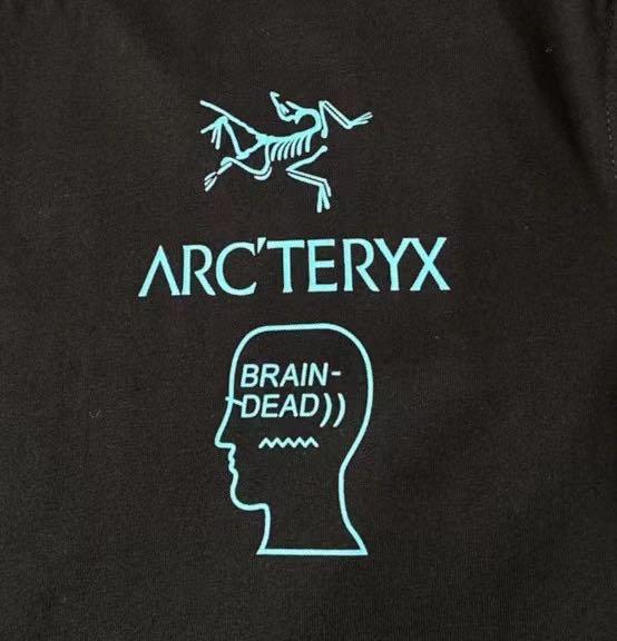 外國預訂brain dead x arcteryx logo tee, 男裝, 上身及套裝, T-shirt 