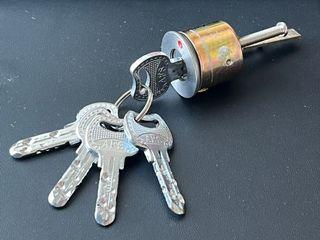 AFS Cylinder lock with 5 original keys AFS中孔銖匙三開膽鎖膽連原裝鎖匙五條
