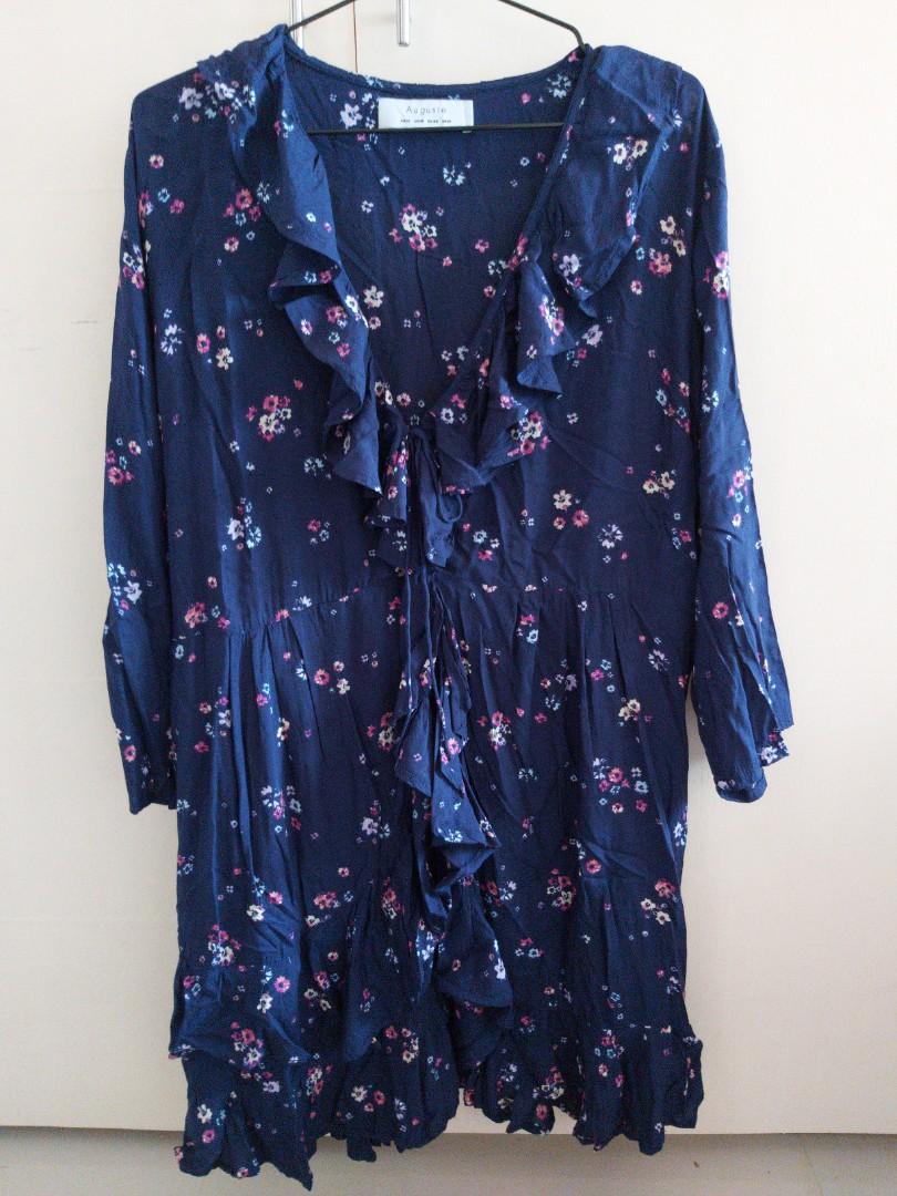 Auguste Floral Dark Blue Dress (Category: Dresses) located in Iba. Submitted by skygregorio (Listing ID 1171661488, Image 1). Description: XL-XXL | PM for more Details 💚.
