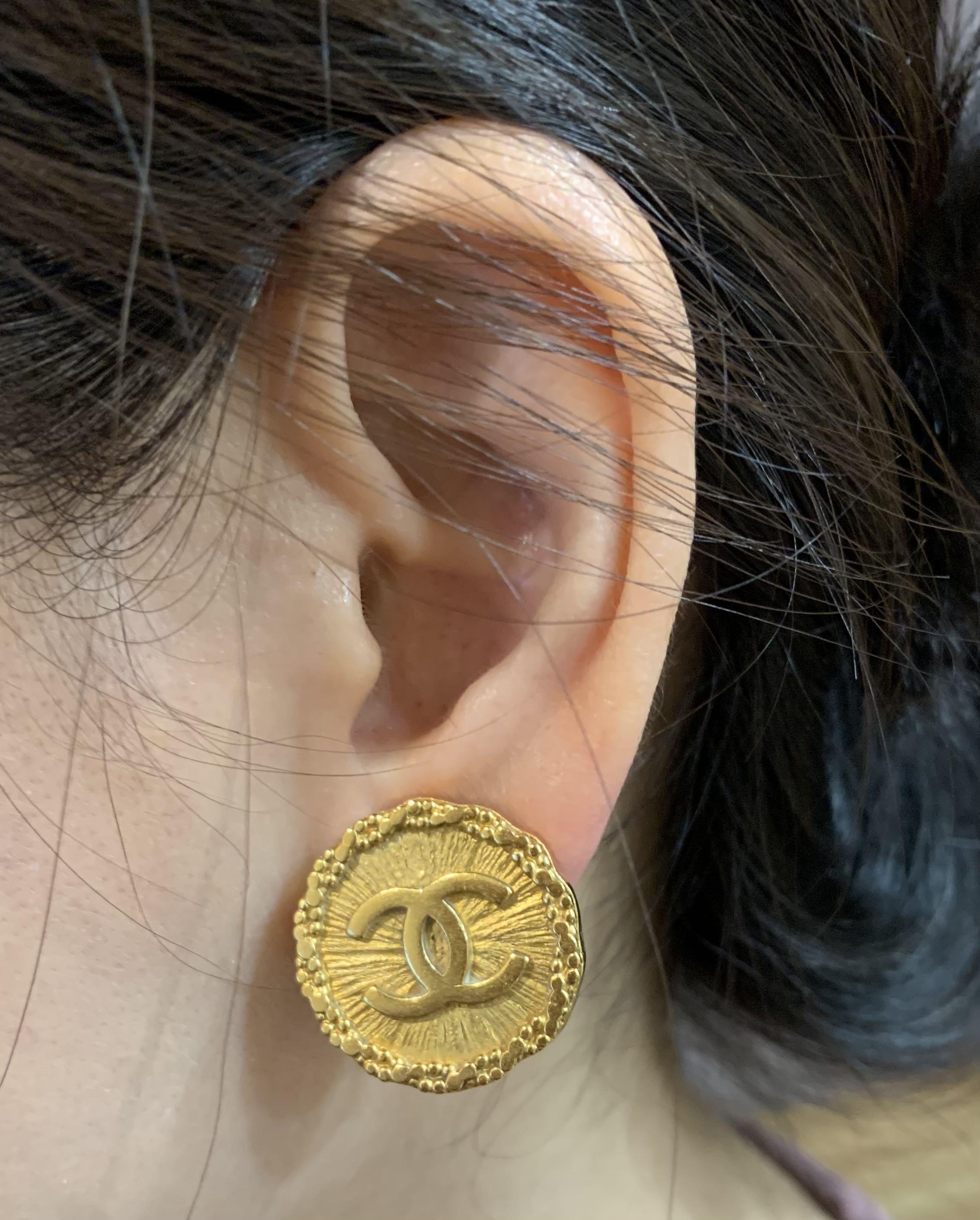 Authentic Chanel vintage 96A Clip Gold Earrings