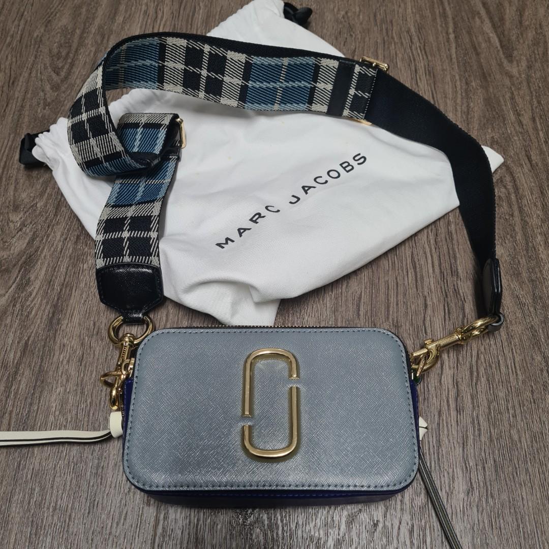 Marc Jacobs Black Snapshot Camera Bag, Luxury, Bags & Wallets on Carousell