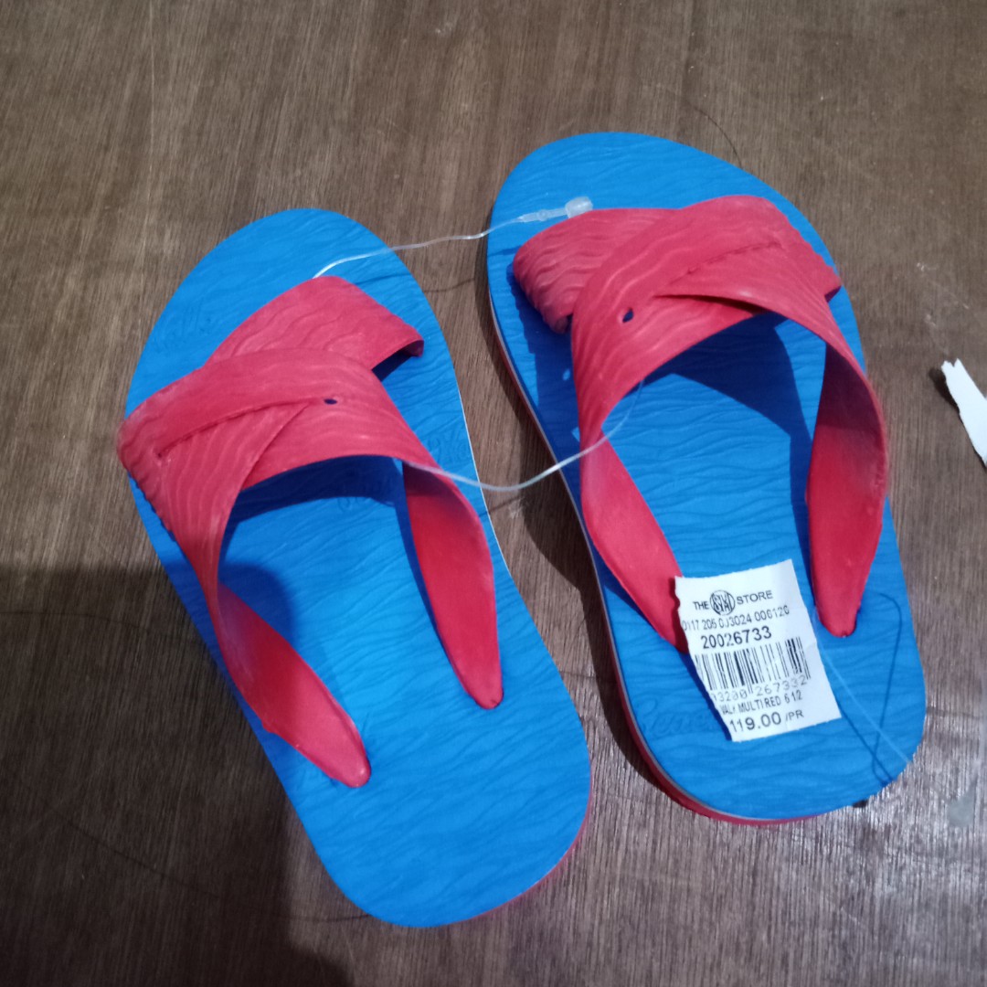 Beachwalk slippers hot sale