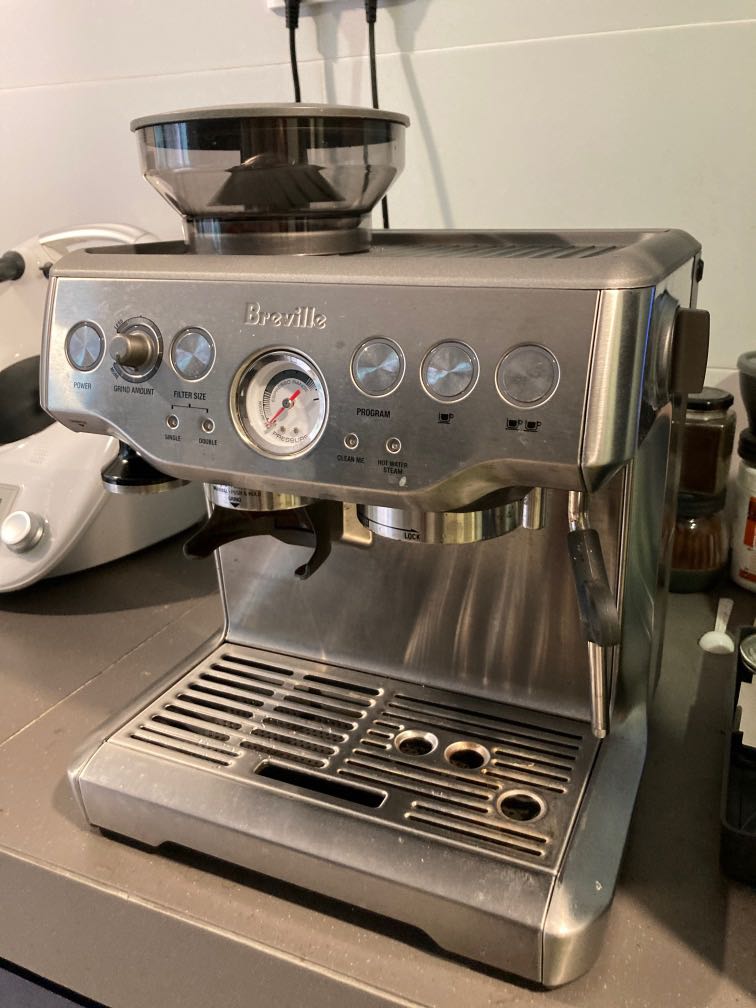Breville Barista Express 870 espresso 