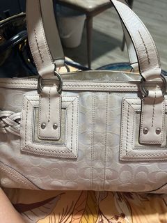 (Category: ) located in . Submitted by zenaida (Listing ID 1171758291, Image 1). Description: .