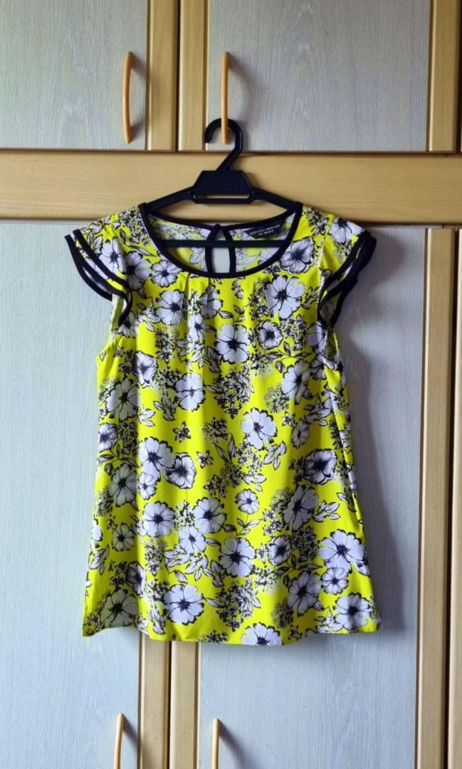 Dorothy perkins yellow floral hot sale top