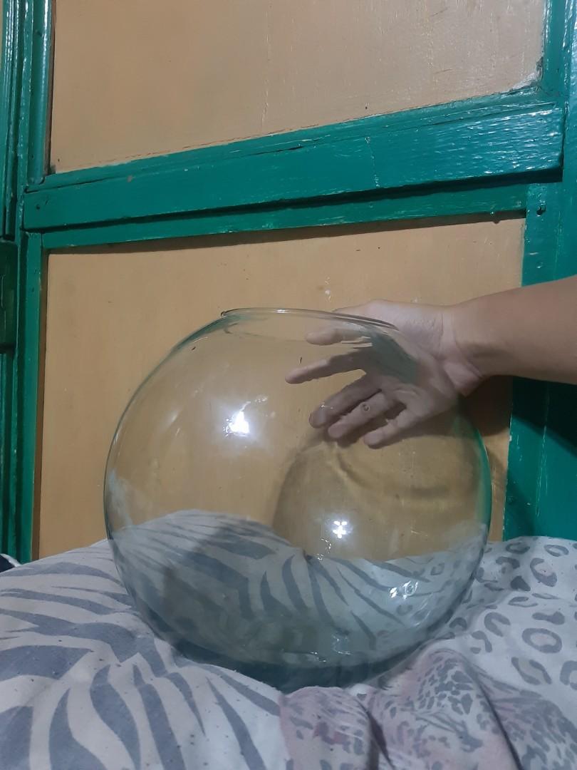 Fish bowl (Category: Fishing) located in San Juan City. Submitted by aieaspns_ (Listing ID 1171768553, Image 1). Description: negotiable.