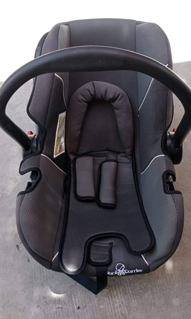 Giant carrier infant car seat, Babies & Kids, Baby Nursery & Kids