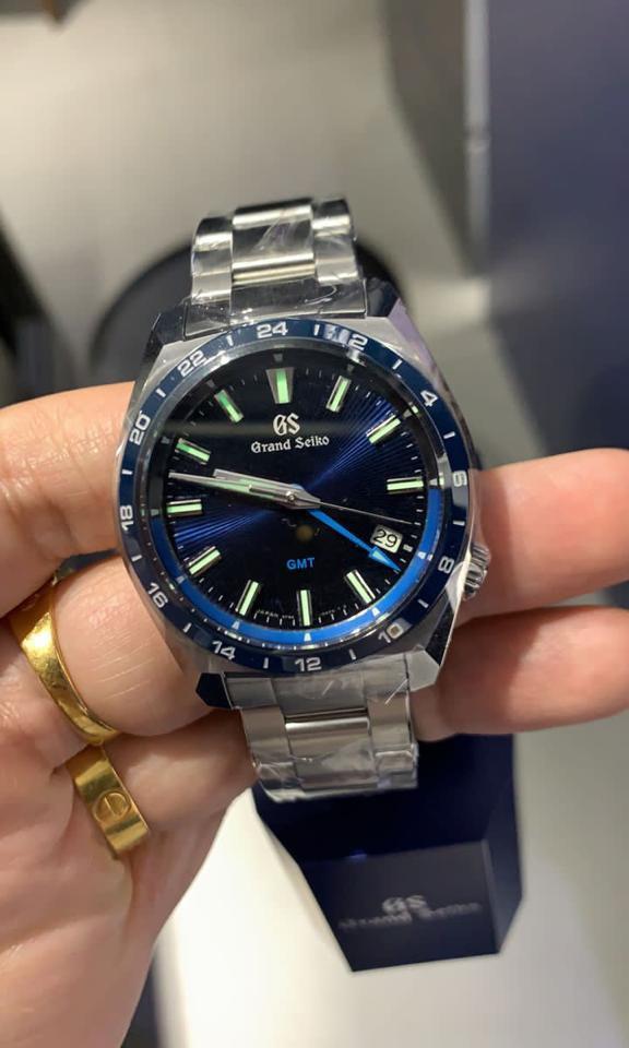 Grand Seiko Sport Collection GMT Quartz (40mm), Luxury, Watches on Carousell