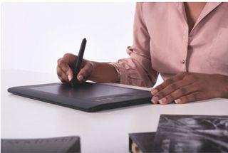 Graphic Tablet with Stylus Pen - Wacom Intuos Pro