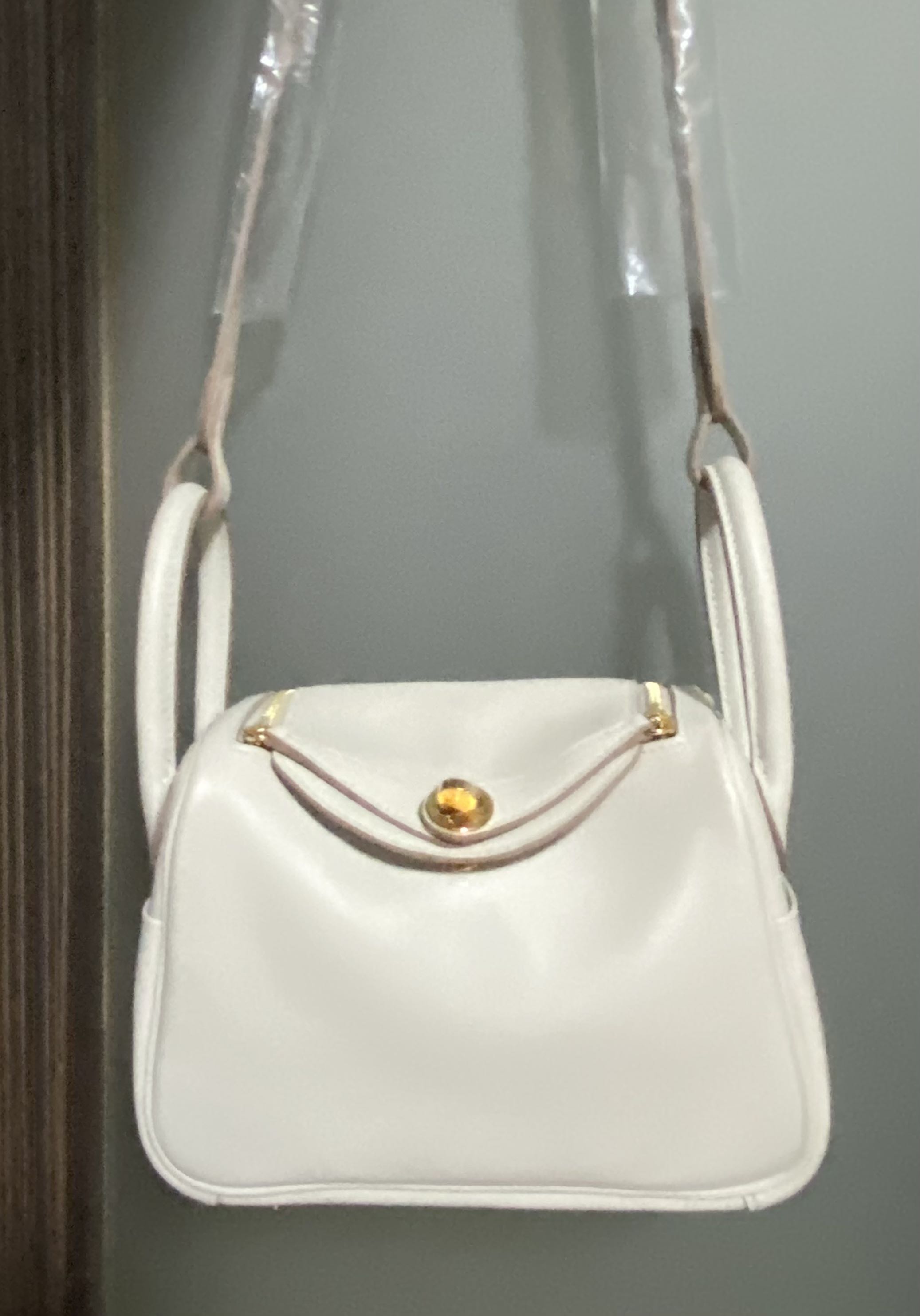 Hermès Mini Lindy Gris Etain PHW, Women's Fashion, Bags & Wallets,  Cross-body Bags on Carousell