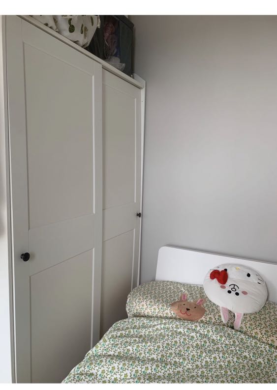 ikea HAUGA 趟門衣櫃 白色 ikea HAUGA Wardrobe with sliding doors, white, 傢俬＆家居