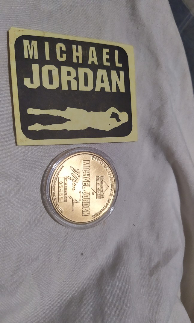 LIMITED EDITION MICHAEL JORDAN BRONZE MEDALLION COINS WITH CERTIFICATE
