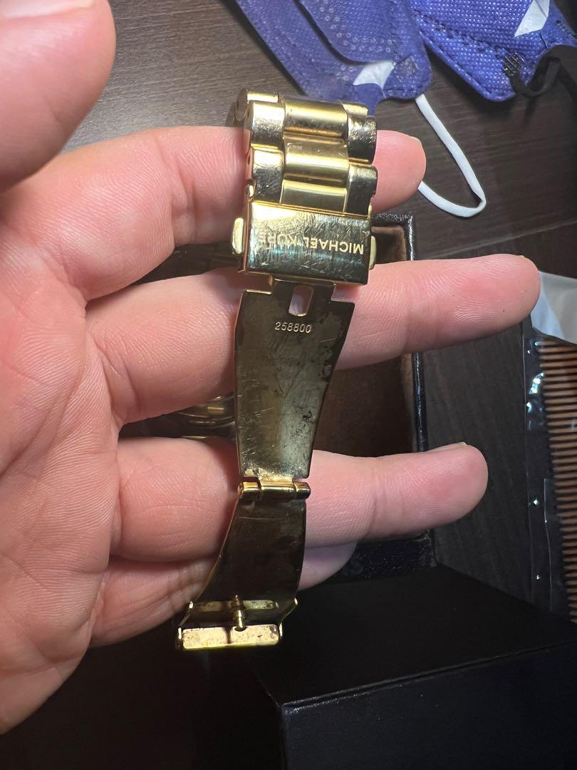 Mk sales watch 258800
