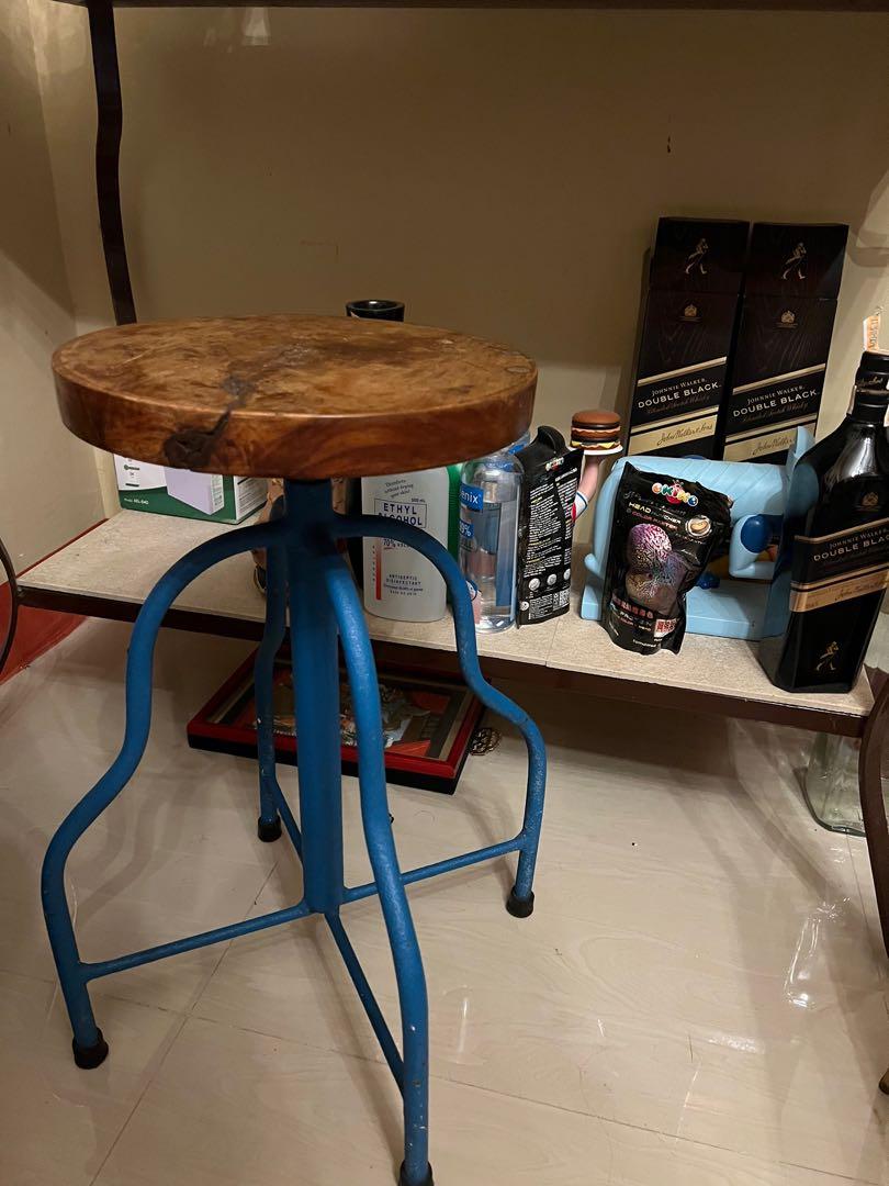 Mid Century Accent Chair (Category: Chairs) located in Taytay. Submitted by mdbare (Listing ID 1171780545, Image 2). Description: Rare Mid century Accent Chair.