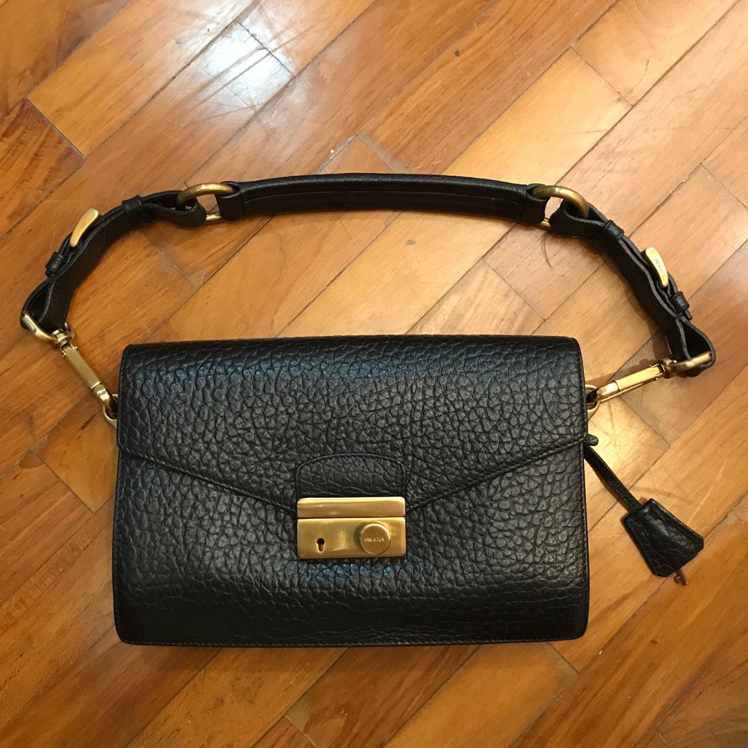 Prada shop sound bag
